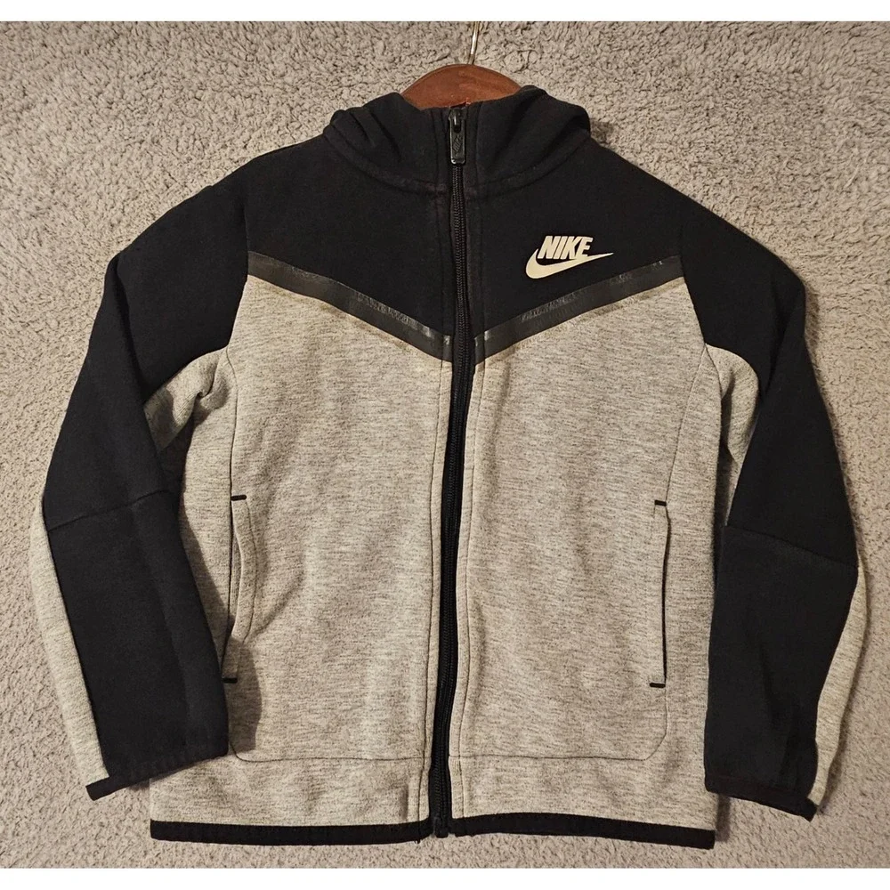Nike Tech Fleece Full Zip Hoodie Kids Size Small 4/5 Grey Black Gray Jacket
